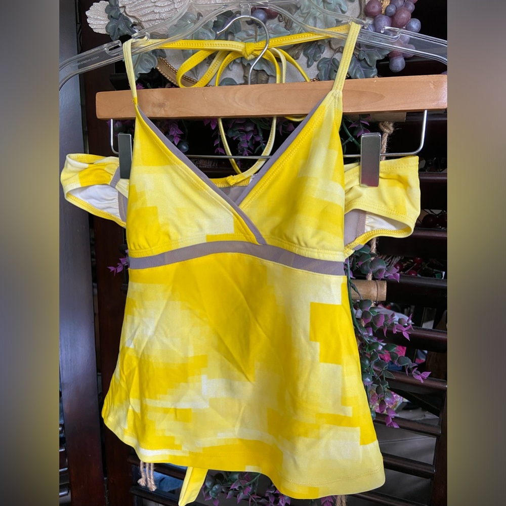 Under Armour Halter-Style Tankini Top Netting Trim Signature Bikini Bottoms 👙